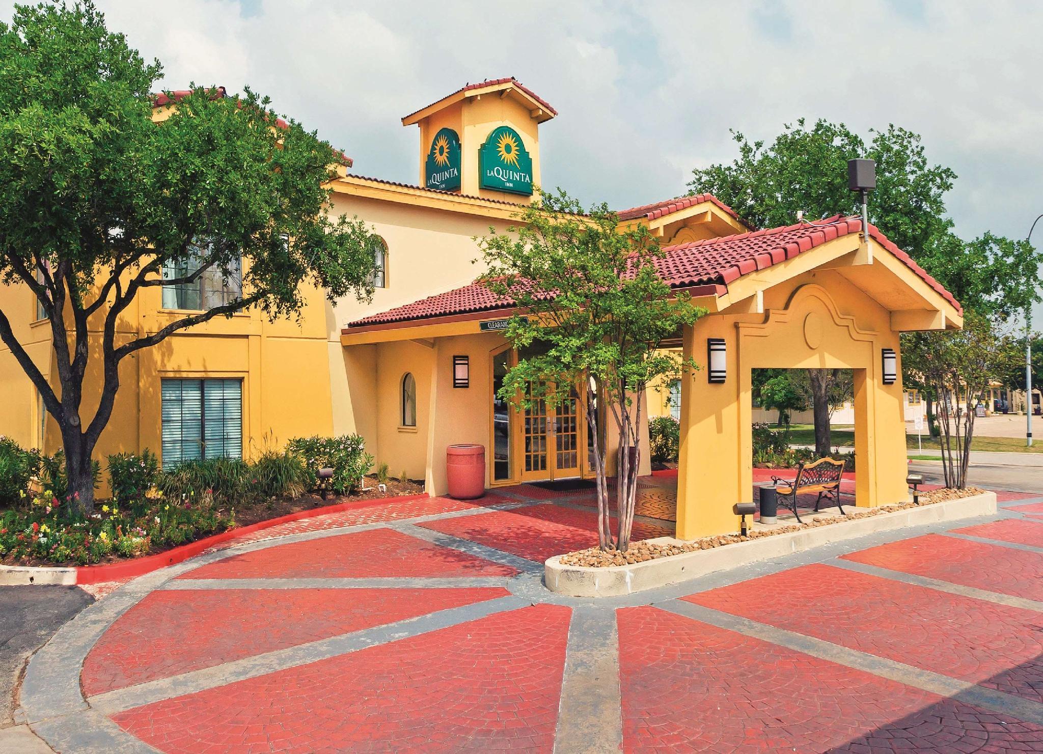 קולג' סטיישן Rodeway Inn מראה חיצוני תמונה
