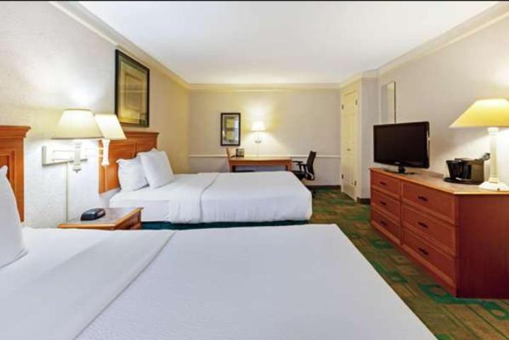 קולג' סטיישן Rodeway Inn מראה חיצוני תמונה